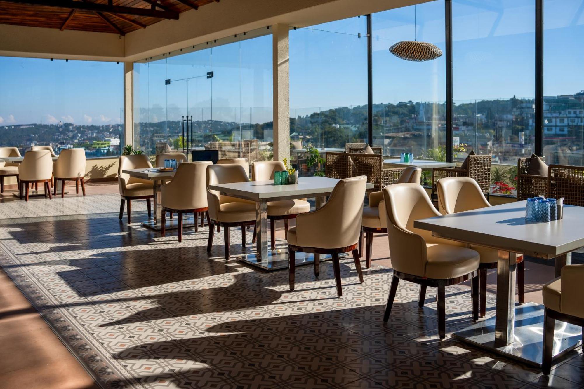 The White Rock Inn & Dine 실롱 외부 사진
